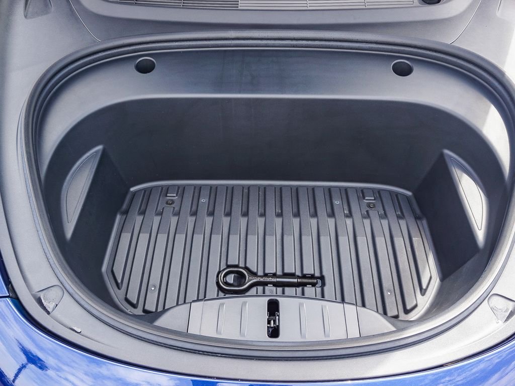 Used 2023 Deep Blue Metallic Tesla Base image 27
