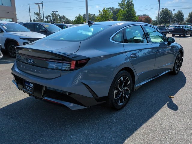 Used 2024 Blue Hyundai SEL image 4