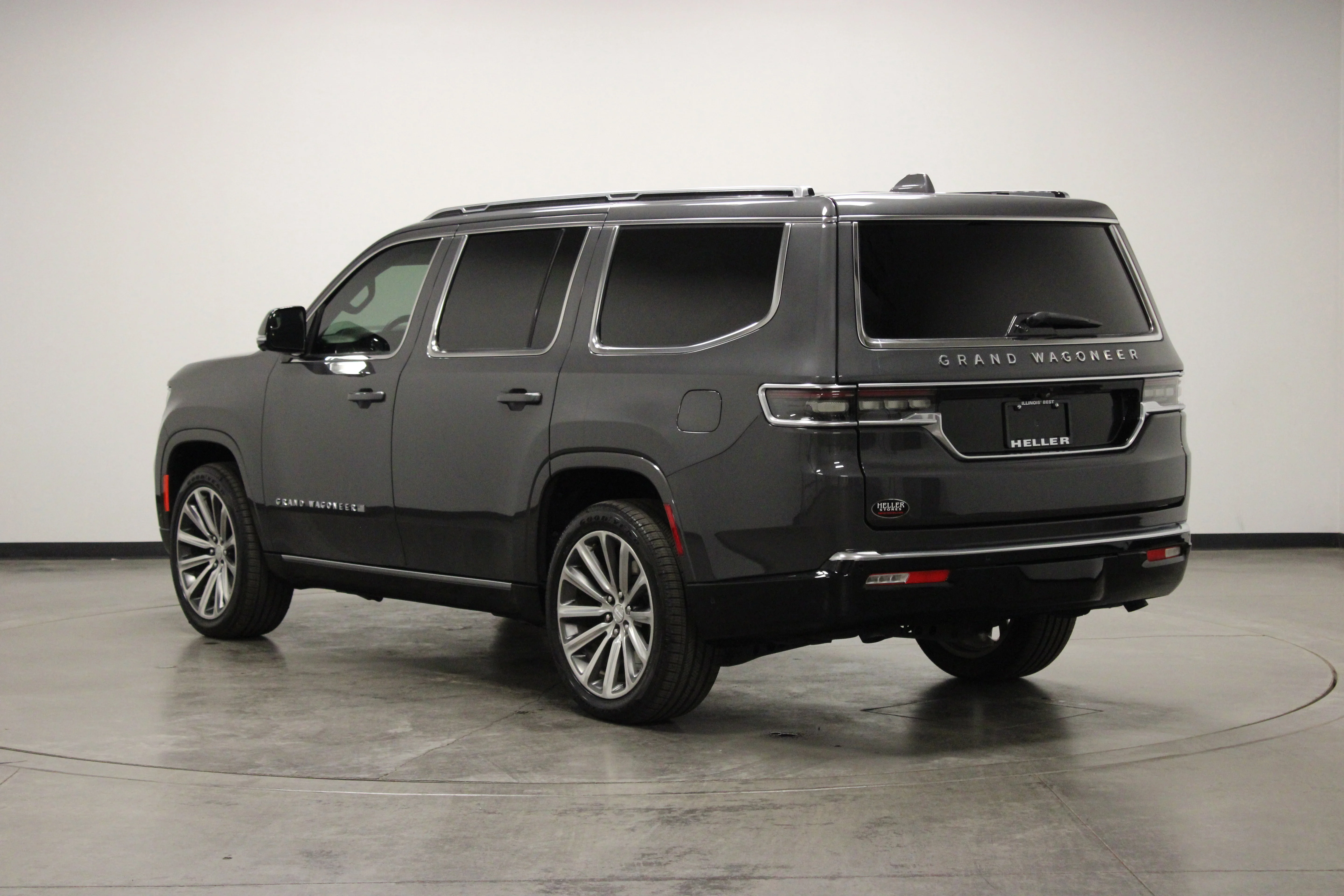 Used 2022 Baltic Gray Metallic Clearcoat Jeep Series II image 6