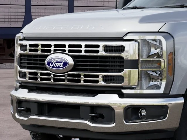 New 2027 Iconic Silver Metallic Ford XLT image 39