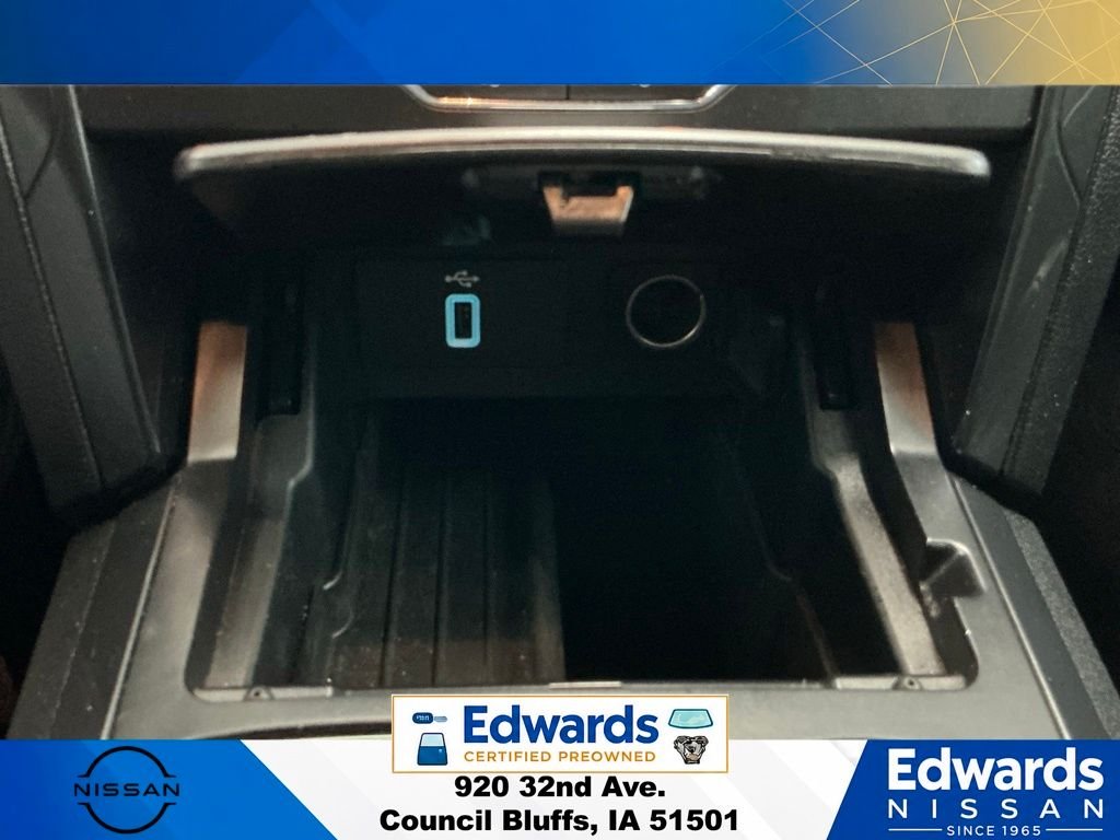 Used 2017 Silver Ford XLT image 31
