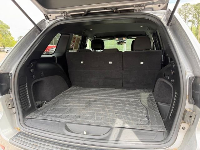 Used 2020 Silver Jeep Laredo E image 10