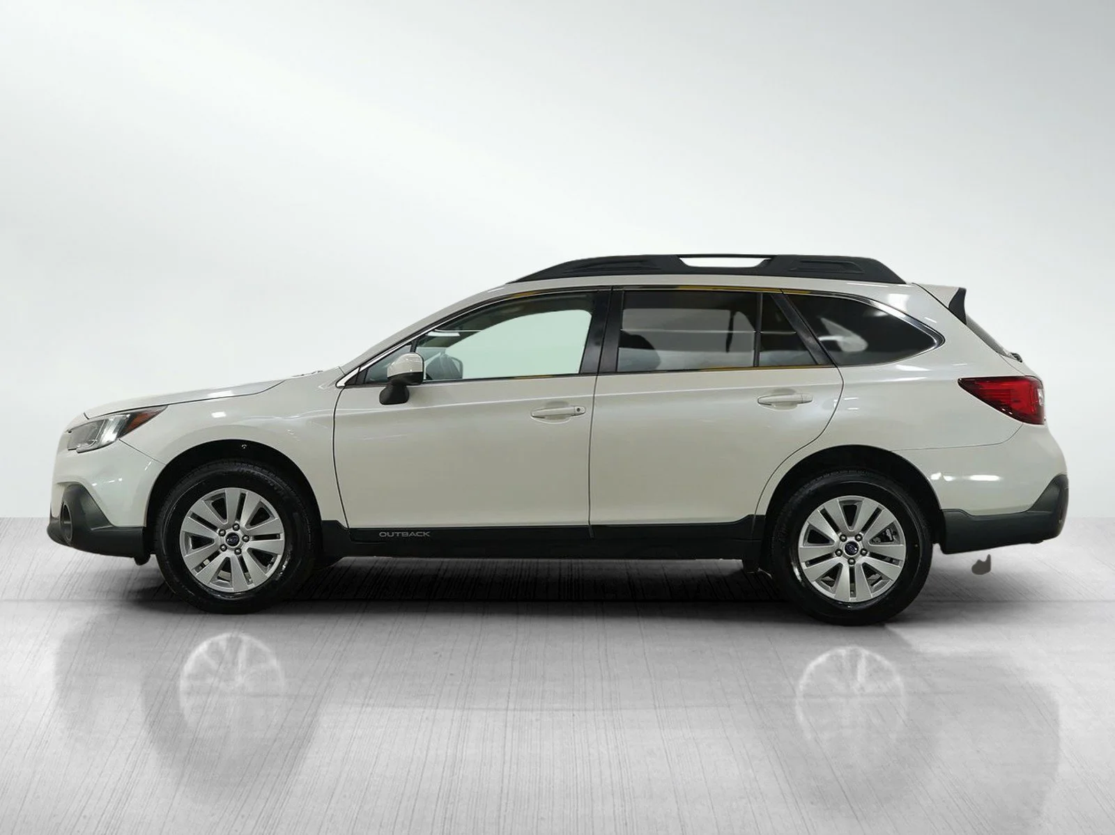 Used 2019 Subaru Outback Premium with VIN 4S4BSAFC7K3286677 for sale in Burnsville, Minnesota
