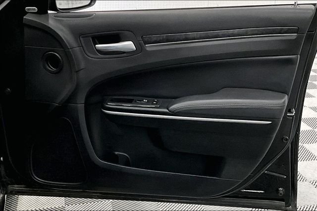 2023 Chrysler 300 Touring L - Photo 20