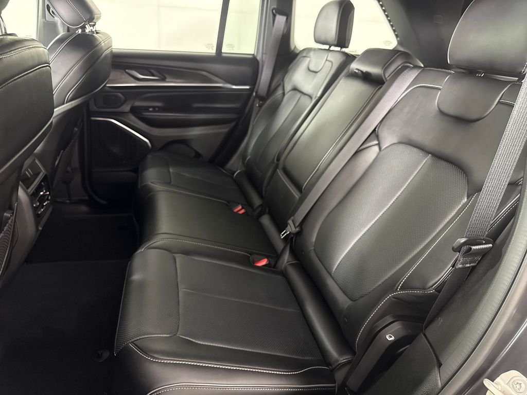 2024 Jeep Grand Cherokee Overland - Photo 12