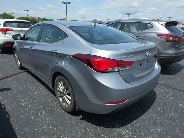 Used 2015 Hyundai Elantra SE with VIN 5NPDH4AE1FH621111 for sale in O'Fallon, IL