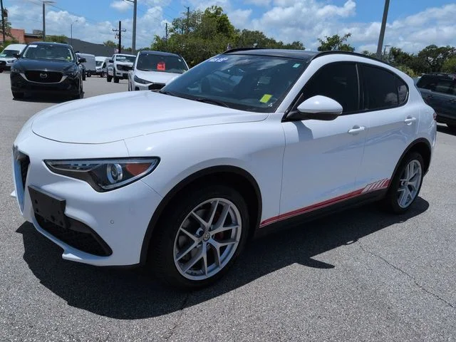 Used 2019 White Alfa Romeo Ti Sport image 8