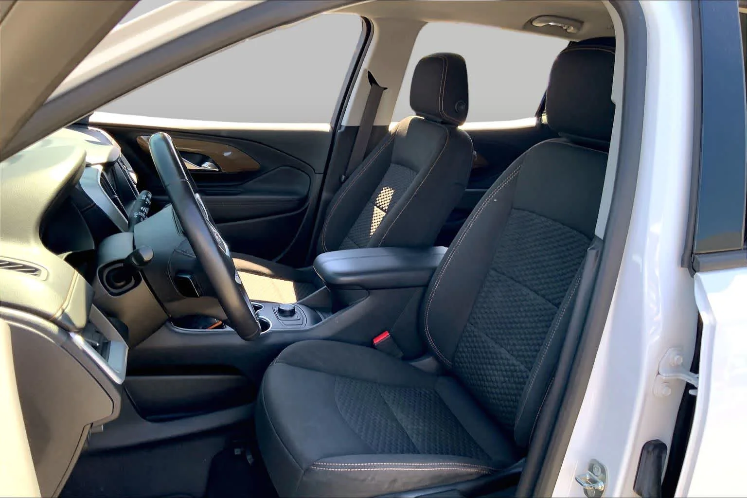 Used 2019 Summit White GMC SLE image 9