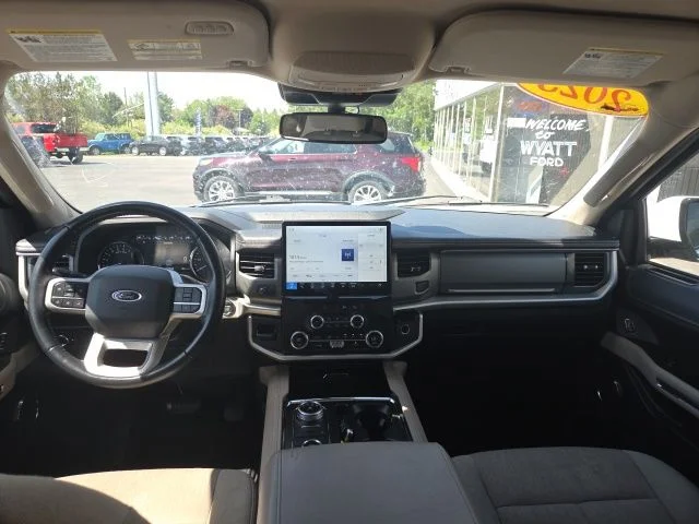 Used 2023 Oxford White Ford XLT image 29