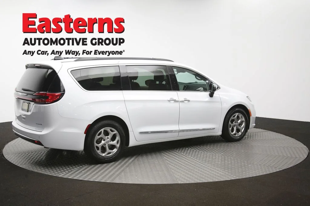Used 2023 White Chrysler Limited image 45