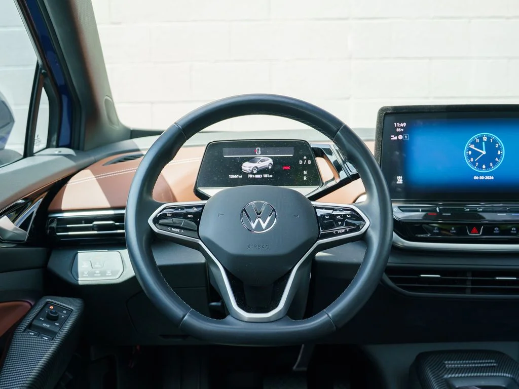 Used 2021 Dusk Blue Metallic/Black Roof Volkswagen Pro S image 23