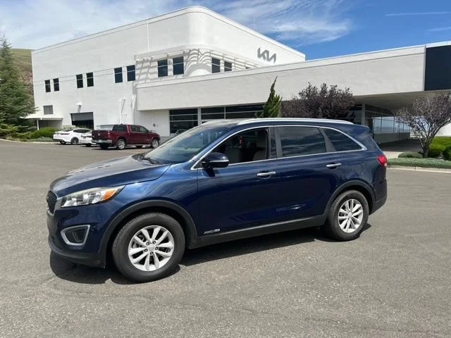 Used 2018 Blaze Blue Kia LX V6 image 2