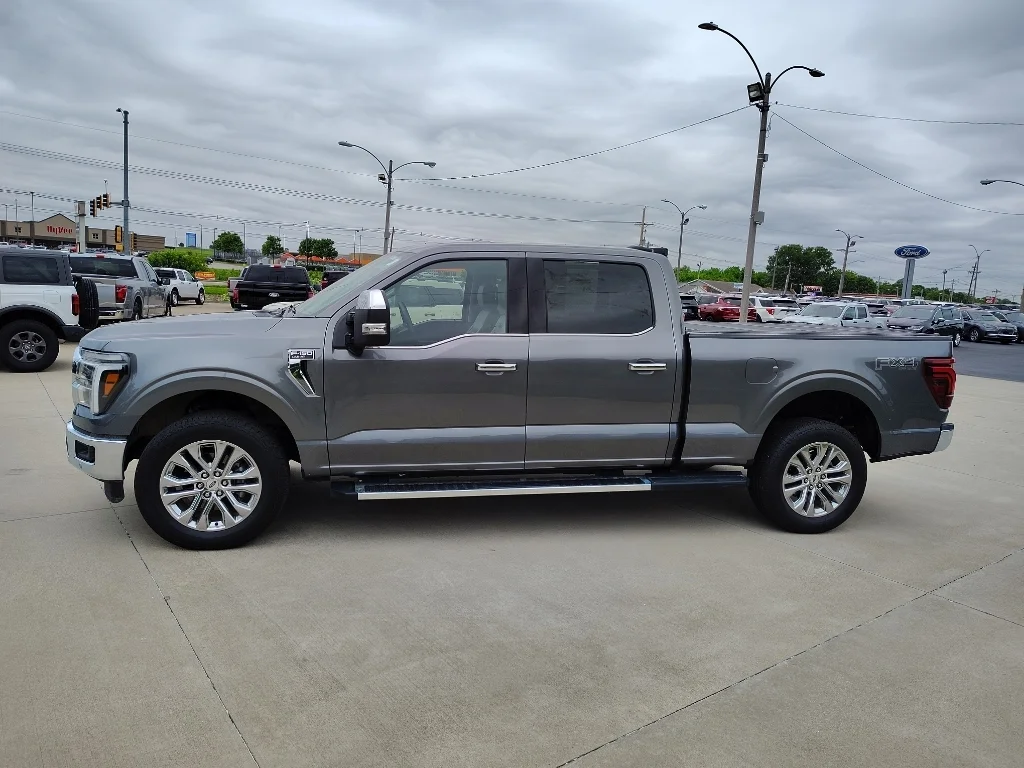 Used 2025 Carbonized Gray Metallic Ford LARIAT image 5