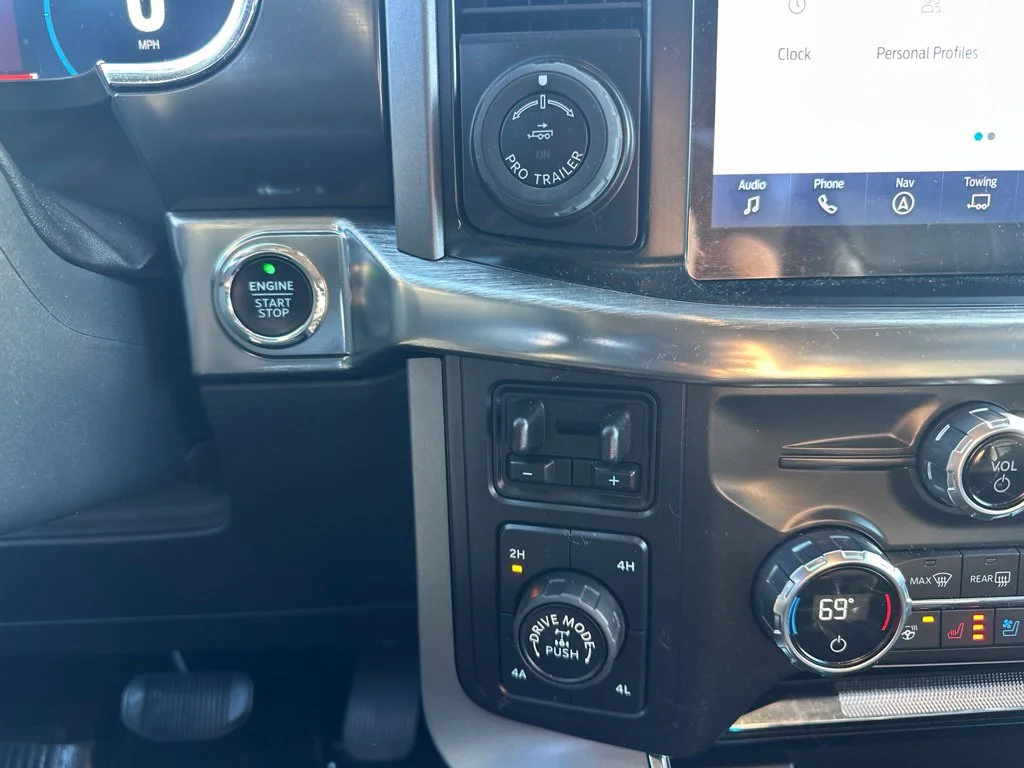 Used 2021 Blue Ford Lariat image 17