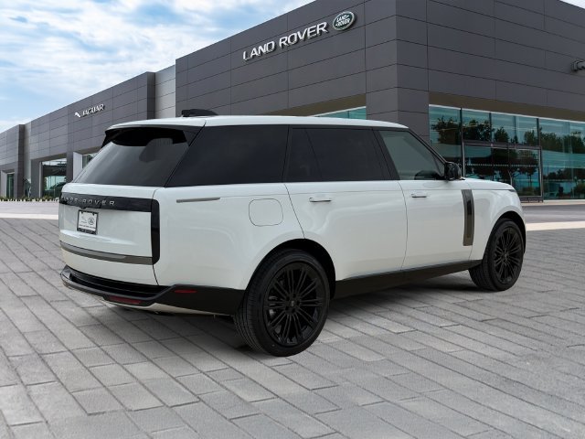 New 2027 Fuji White Land Rover SE image 5