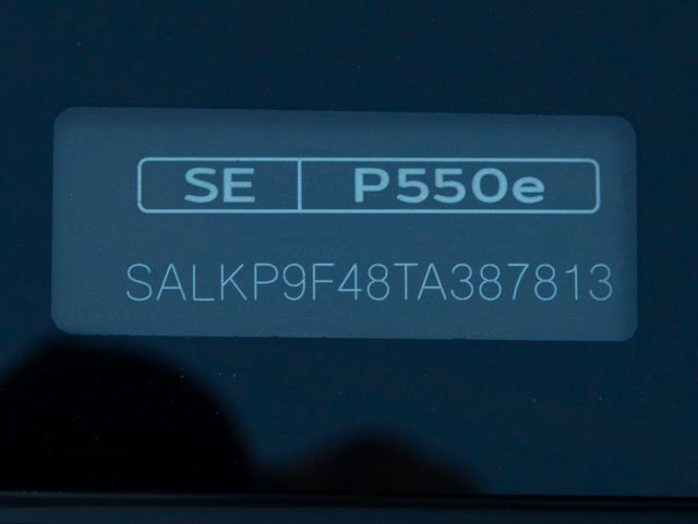 New 2026 Fuji White Land Rover SE image 42