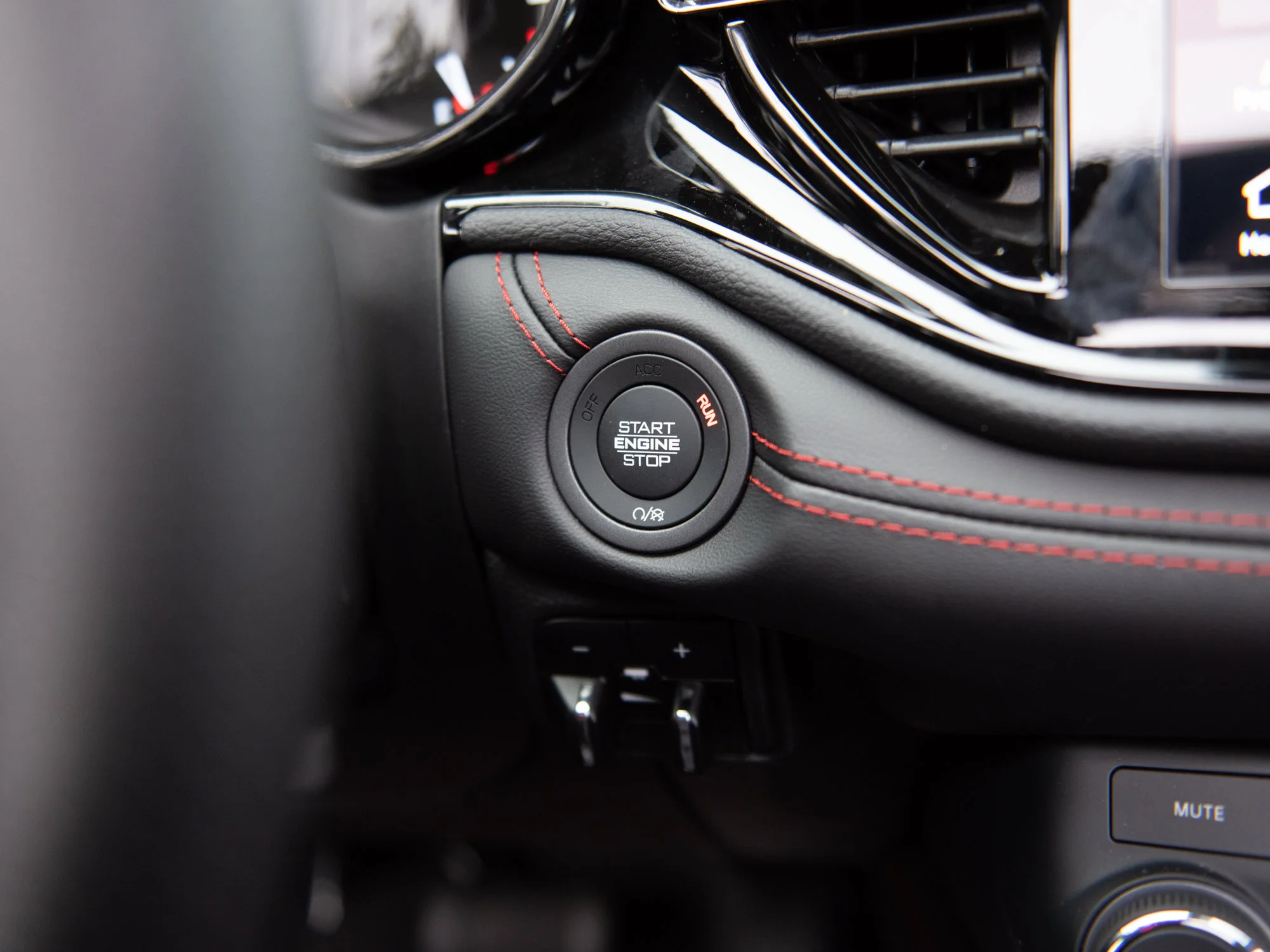 New 2026 Grey Dodge GT HEMI V8 Plus* AWD, Sunroof, Ventilated/Heated Leather, Remote Start image 16