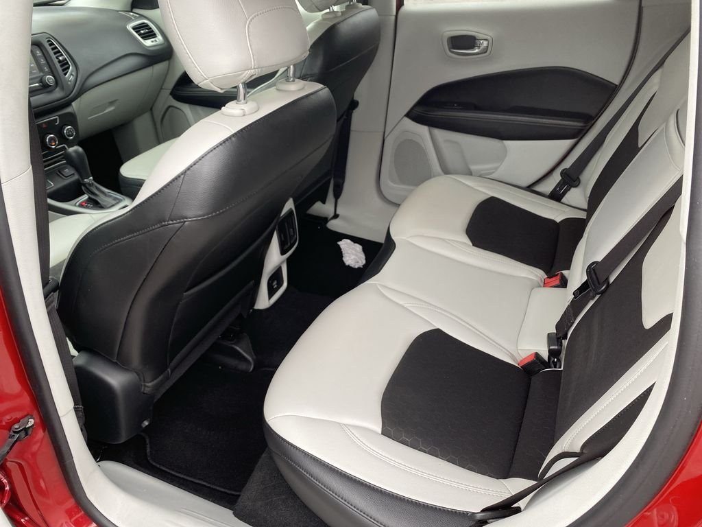 Used 2018 Redline Pearlcoat Jeep Latitude image 25