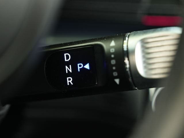Used 2023 Gravity Gold Matte Hyundai SEL image 33