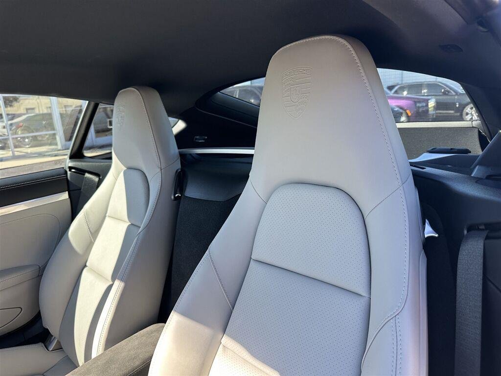 Used 2024  Porsche Style Edition image 12