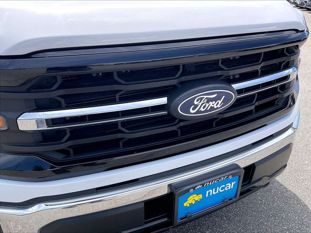 Used 2025 White Ford XLT image 28