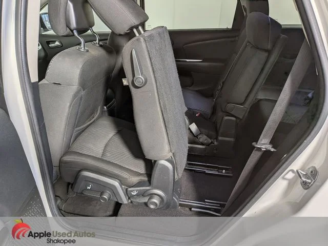 Used 2016 White Dodge Crossroad image 32