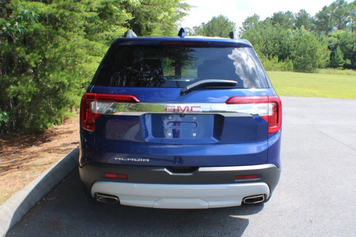 Certified Used 2023 Ultra Blue Metallic GMC SLE image 16
