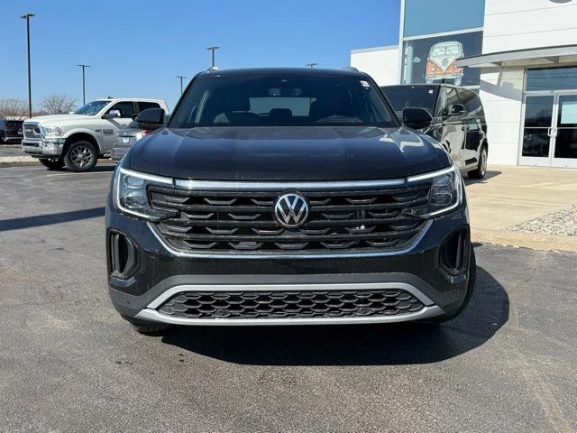 New 2026 Black Volkswagen 2.0T SEL image 2