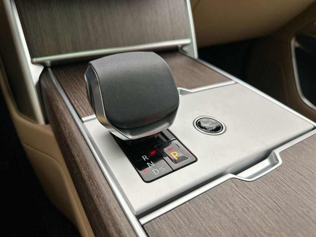 New 2026 Belgravia Green Land Rover SE image 12
