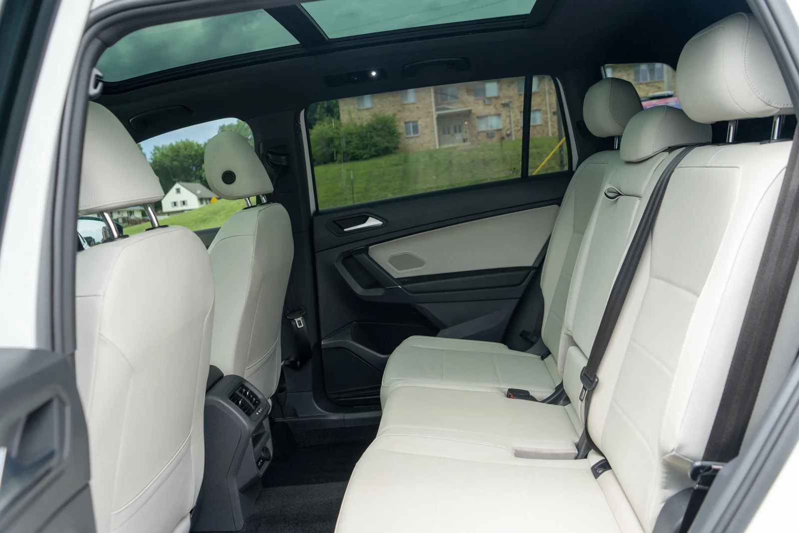 Used 2020 Pure White Volkswagen 2.0T SE R-Line Black image 29