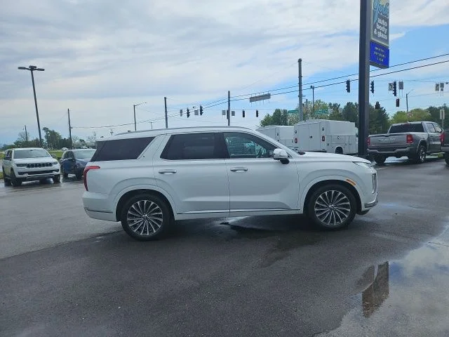 Used 2023 White Hyundai Calligraphy image 5