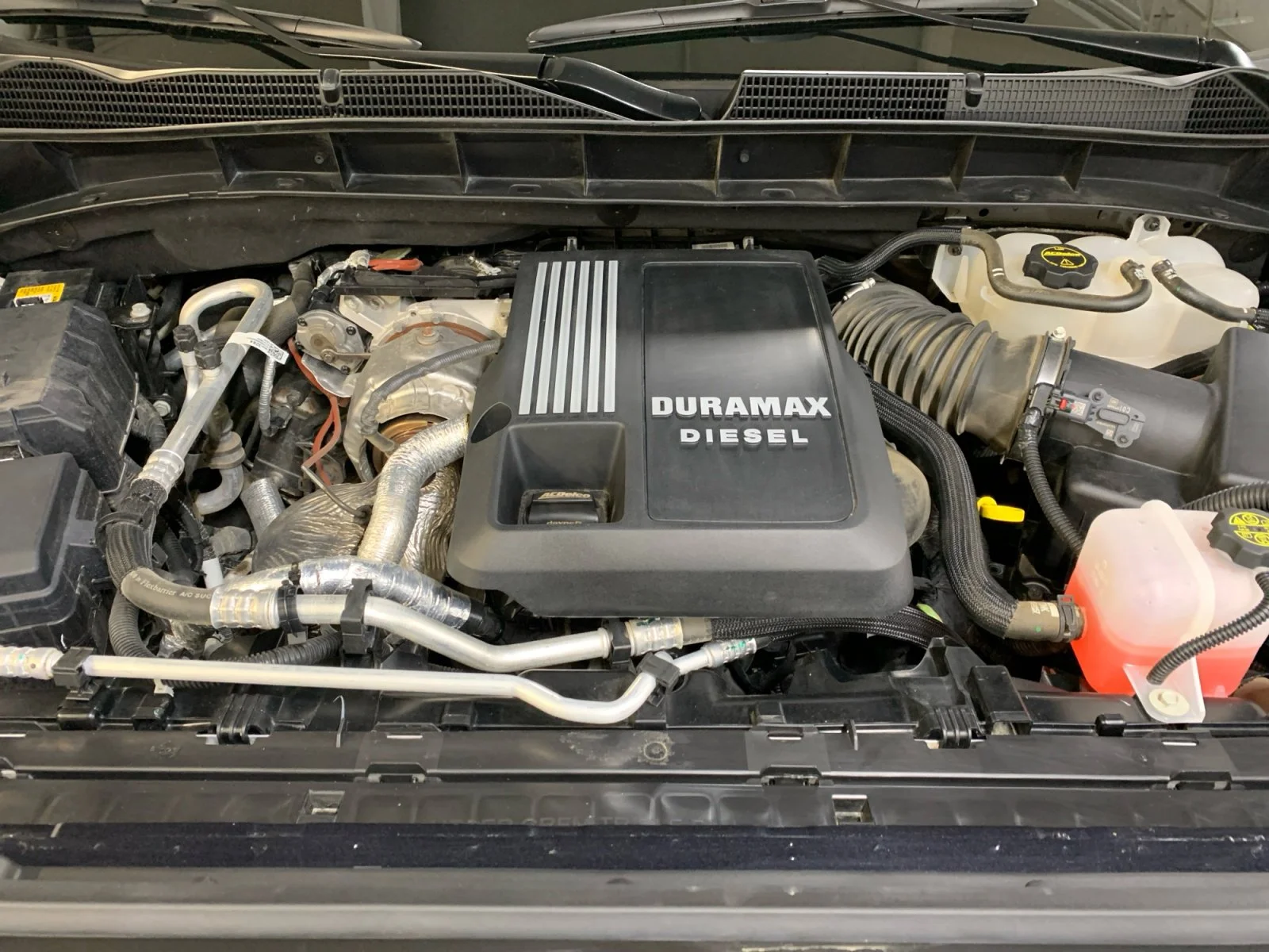 Used 2025 TITANIUM RUSH METALLIC GMC Elevation image 20