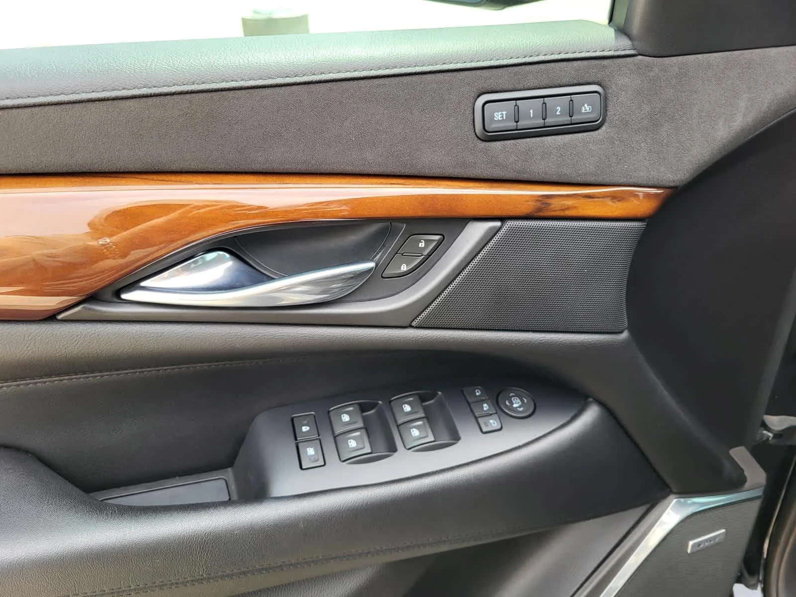 Used 2018 Black Raven Cadillac  image 17
