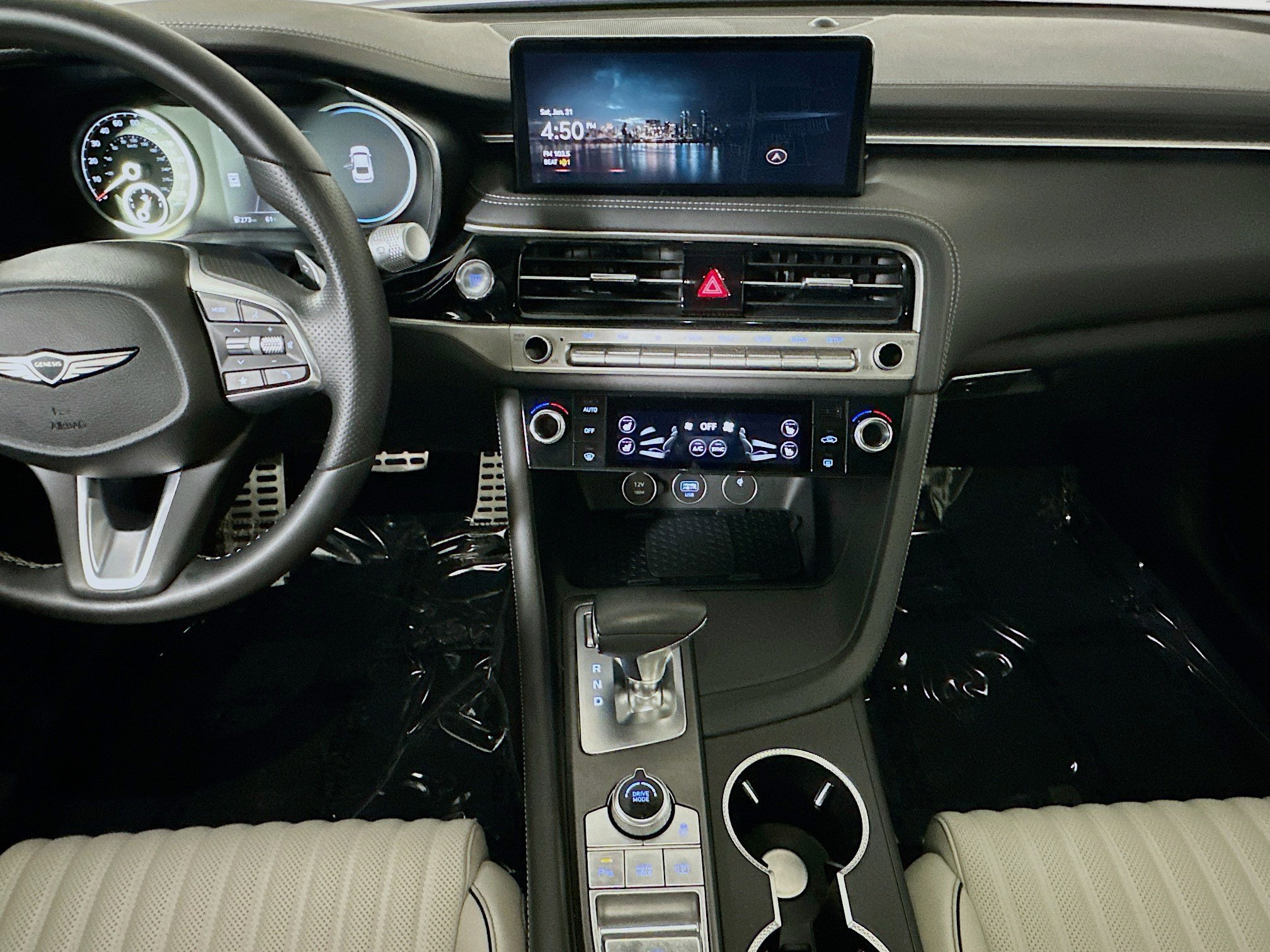 2025 GENESIS G70 Standard - Photo 27