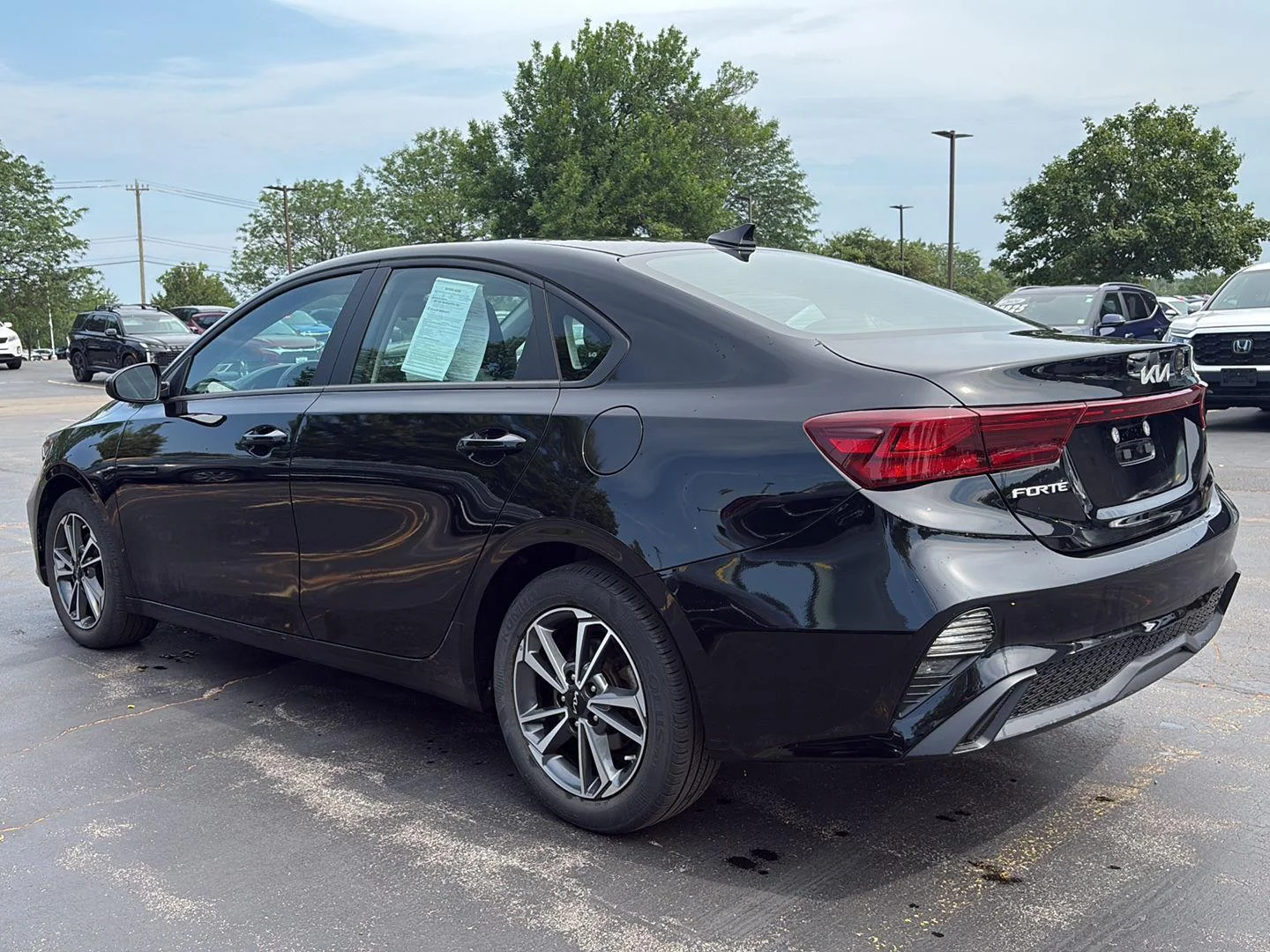 Used 2023 Aurora Black Pearl Kia LXS image 4