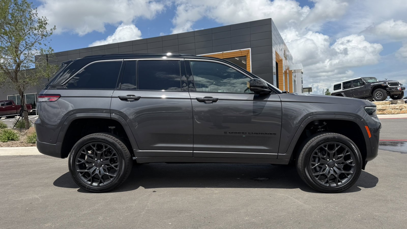 Certified Used 2026 Baltic Gray Metallic Clearcoat Jeep Summit image 4