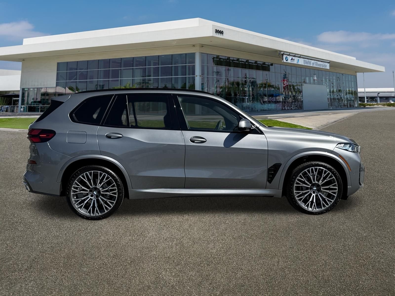New 2026 Skyscraper Grey Metallic BMW sDrive40i image 12