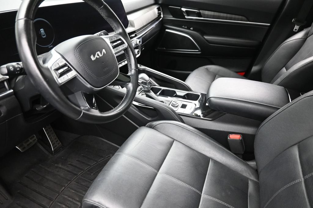 Used 2023 Black Kia SX image 17