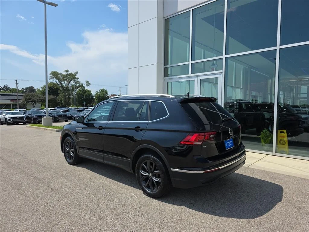 Used 2024 Black Volkswagen 2.0T SE 4MOTION image 3