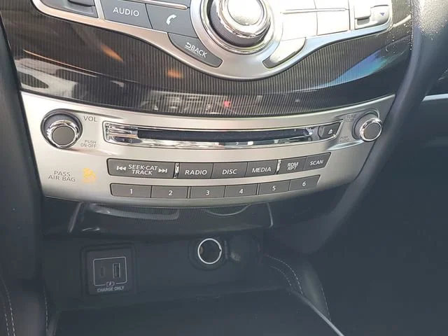 Used 2020 Graphite Shadow INFINITI LUXE image 18