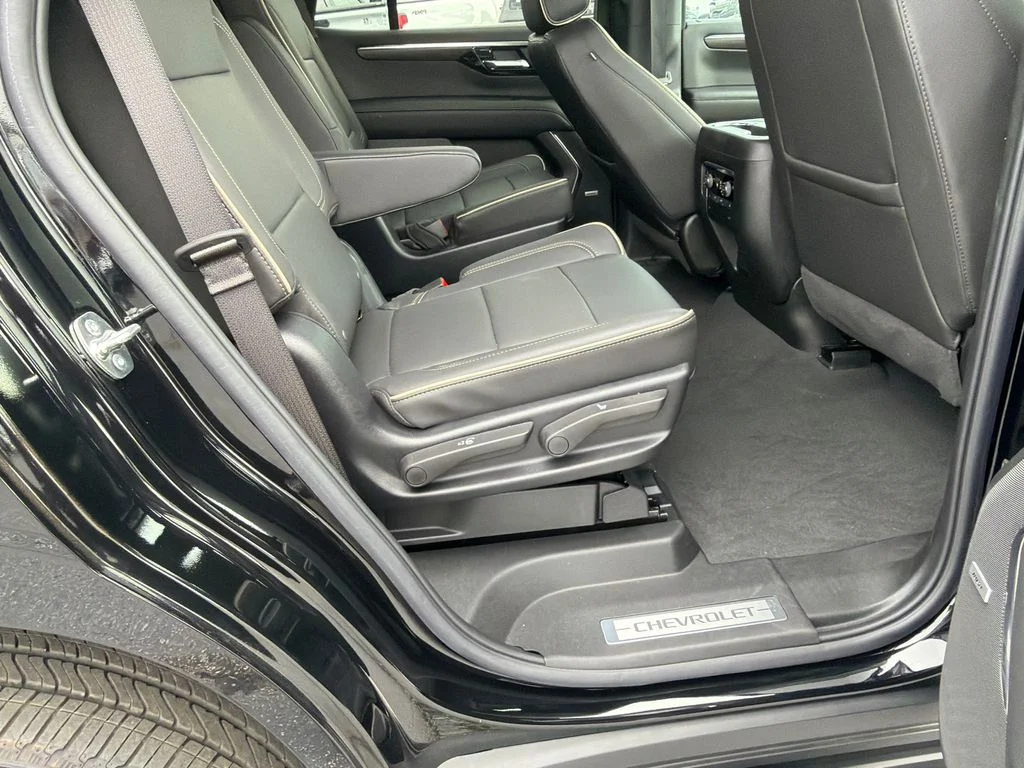 Used 2025 Black Chevrolet Premier image 15