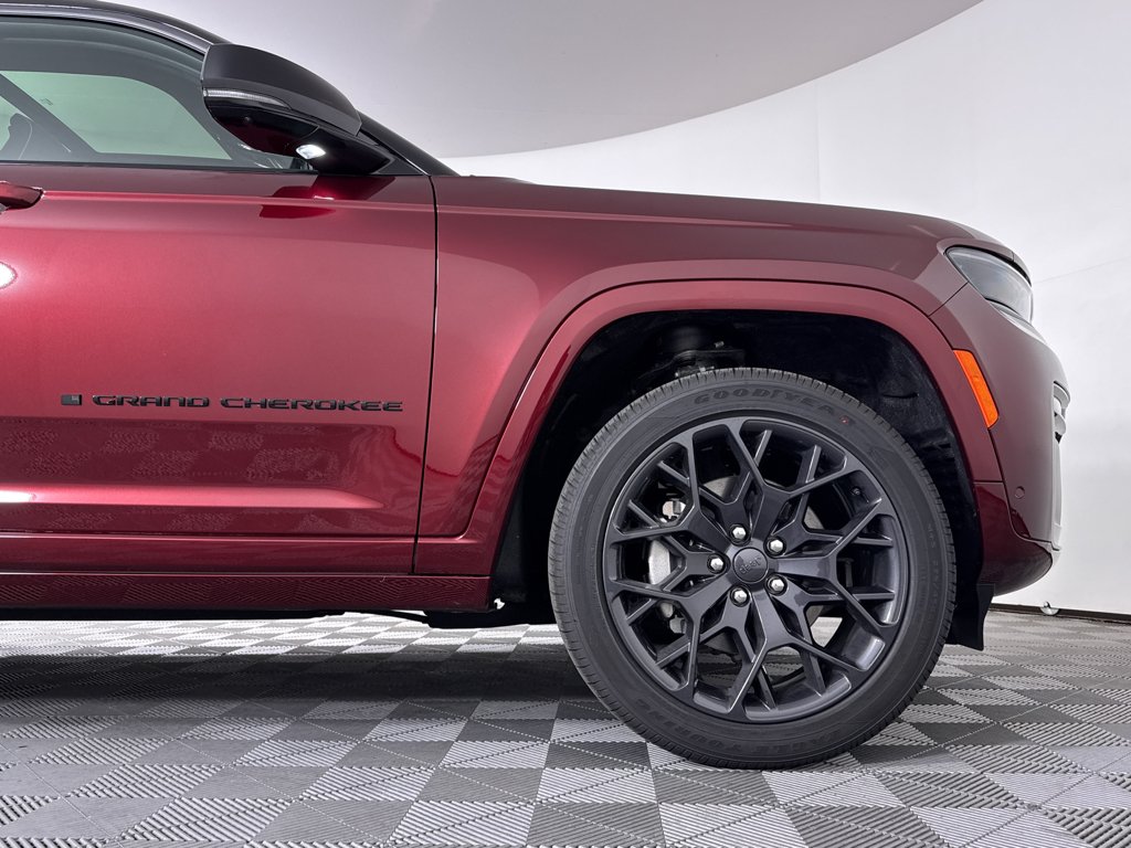 New 2026 Velvet Red Pearl-Coat Exterior Paint Jeep Summit image 24