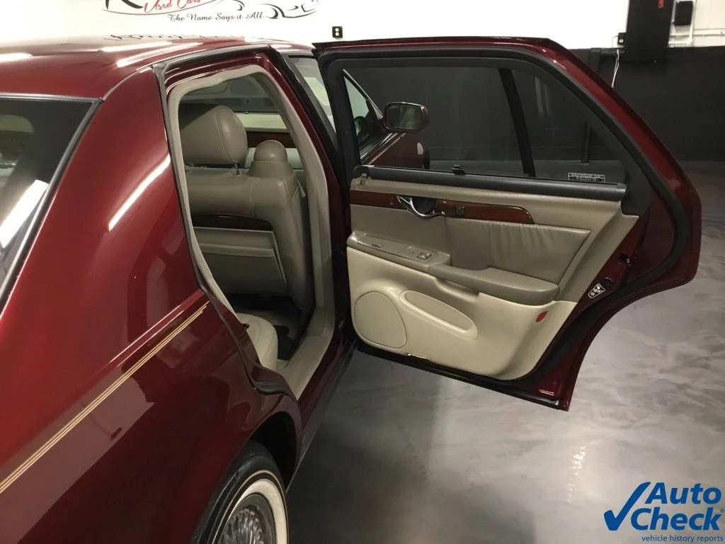 Used 2000 Red Cadillac DHS image 34