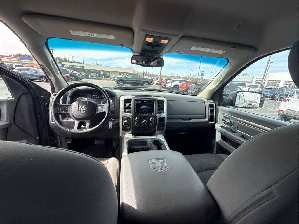 Used 2018 Brilliant Black Crystal Pearlcoat Ram Big Horn image 24