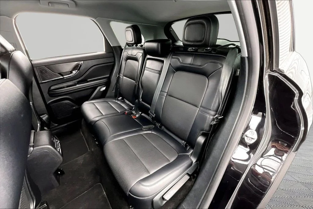 Used 2022 Black Metallic Lincoln Standard image 26