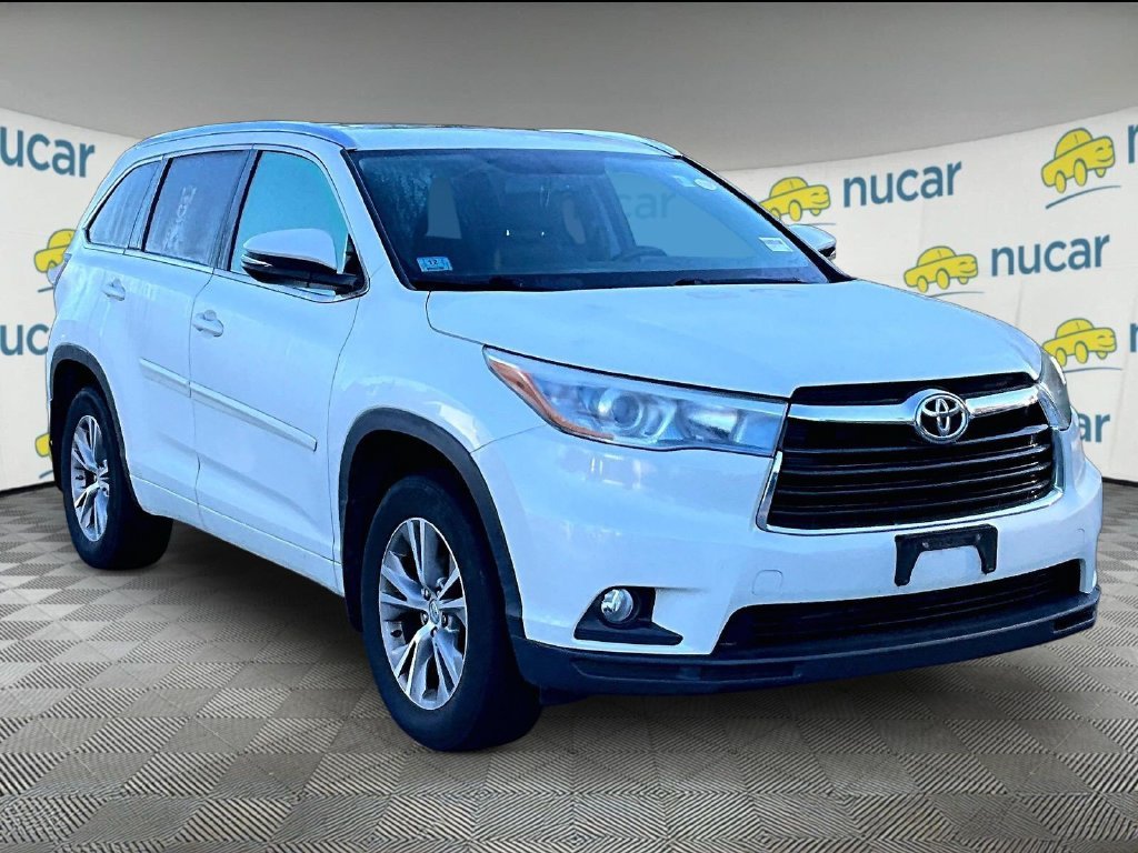 Used 2015 White Toyota XLE V6 image 1