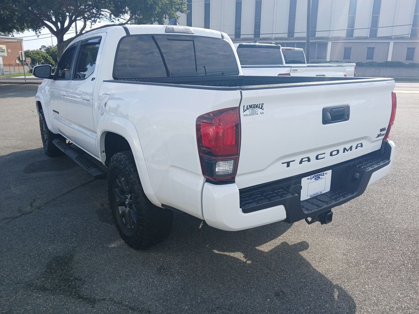 Used 2023 Ice Toyota SR5 image 6