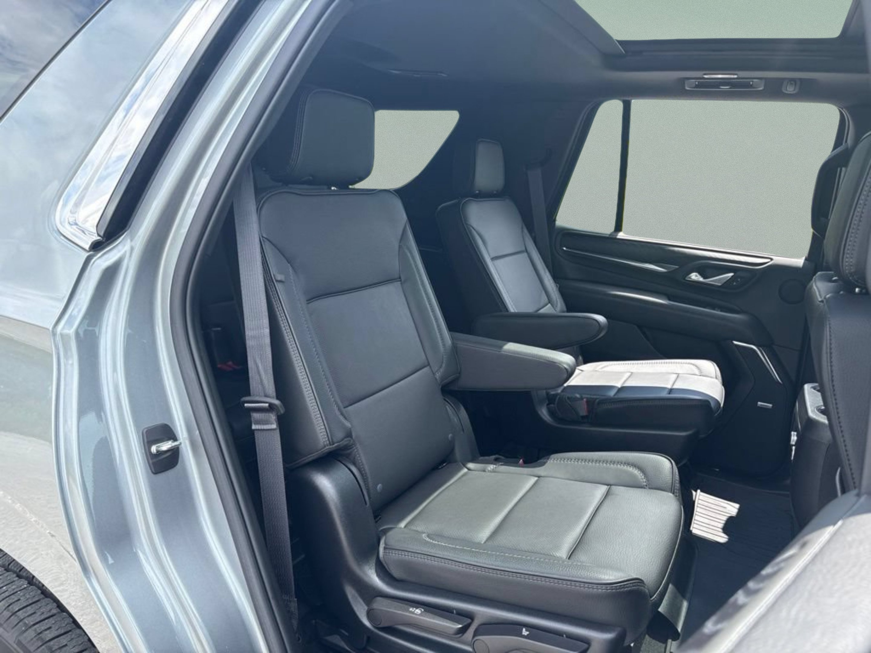Used 2023 Sterling Metallic GMC Denali image 26
