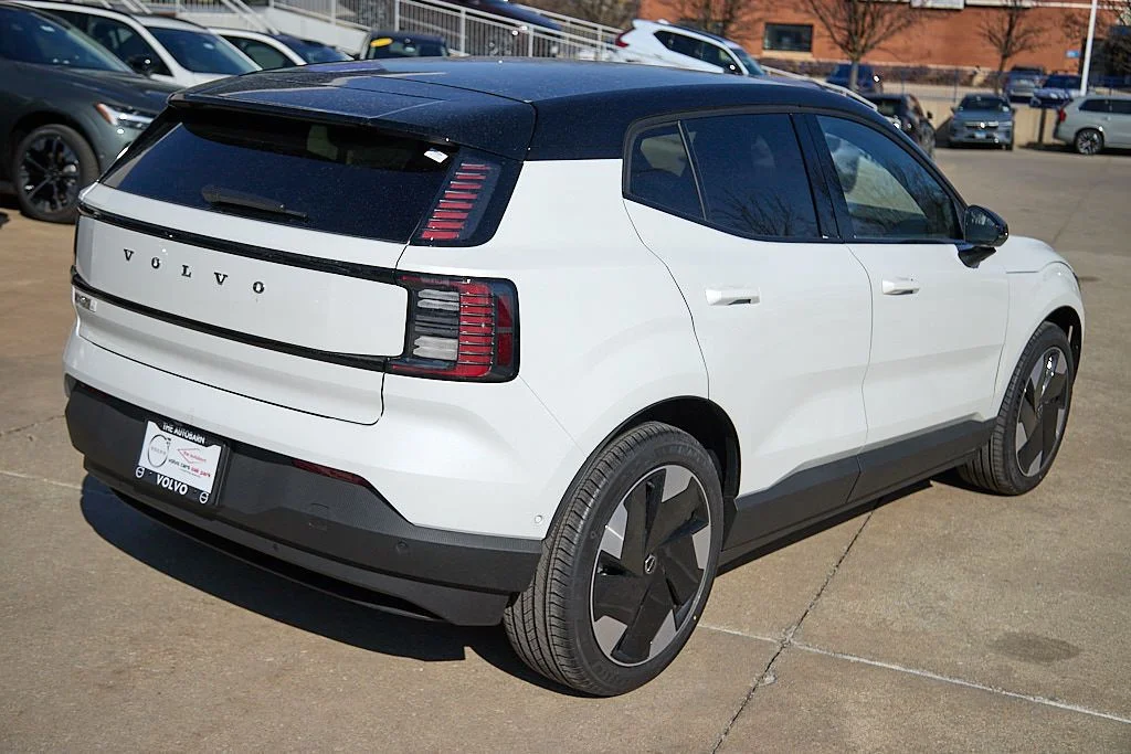 New 2026 Crystal White Volvo Ultra image 9