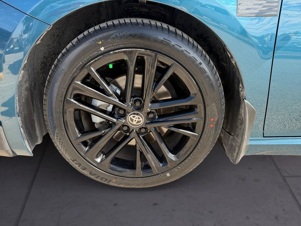 Used 2025  Toyota SE image 9